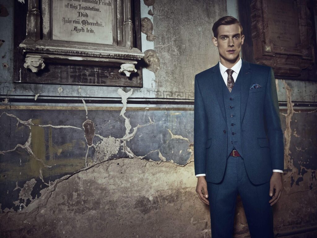 23 mejores marcas de trajes para hombres que dominan el mundo corporativo 