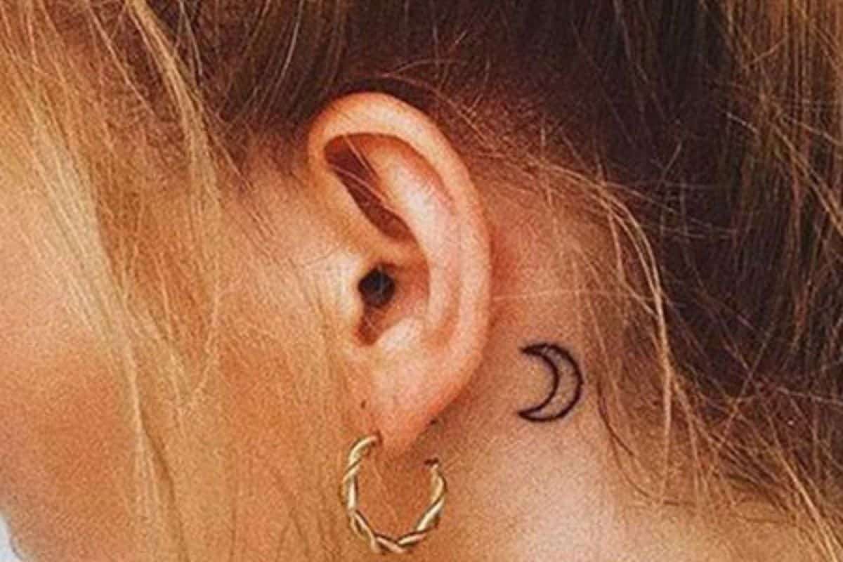 Disenos de tatuajes de luna para mujeres