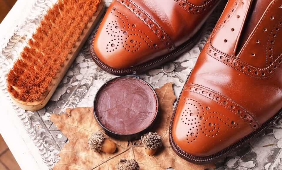 Las 8 mejores marcas de betún para mantener los zapatos