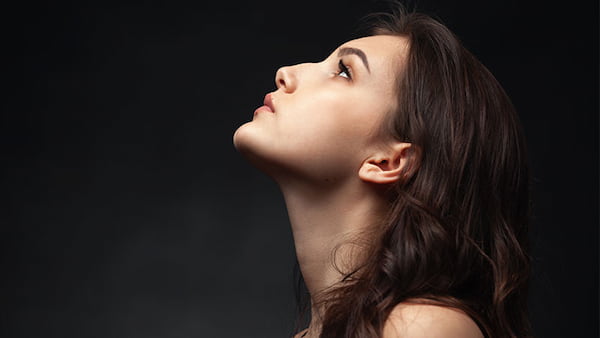 Como eliminar la papada ¡Consejos prácticos! 5 Saliente de mandíbula recta