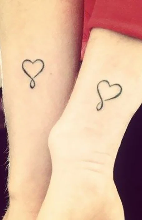 34 Diseños de Tatuajes de Parejas con Significado 19 Tatuajes sencillos de pareja