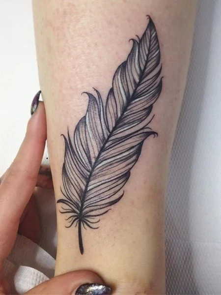 Tatuajes para mujeres de plumas