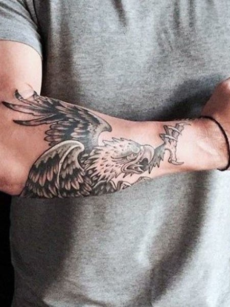 Tatuaje De Águila para hombres
