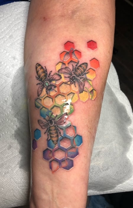 Tatuaje de abeja para hombres