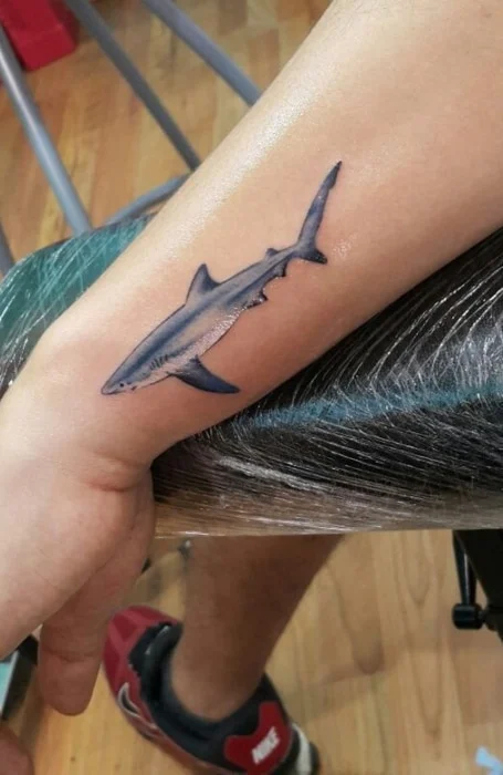 Tatuaje de tiburón para hombres