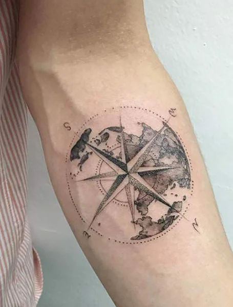 Tatuaje de brújula estrella