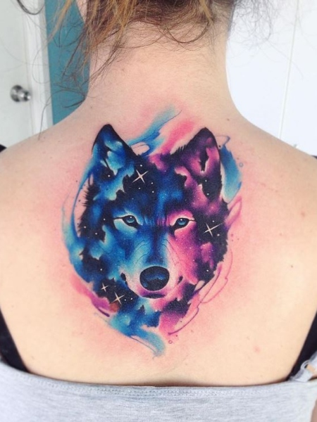 Tatuaje de lobo en acuarela