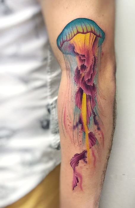 Tatuaje de medusa en acuarela