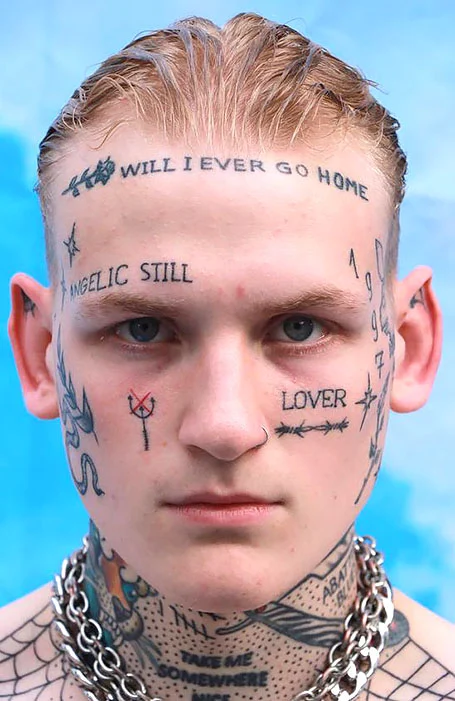Tatuaje de cara de palabra