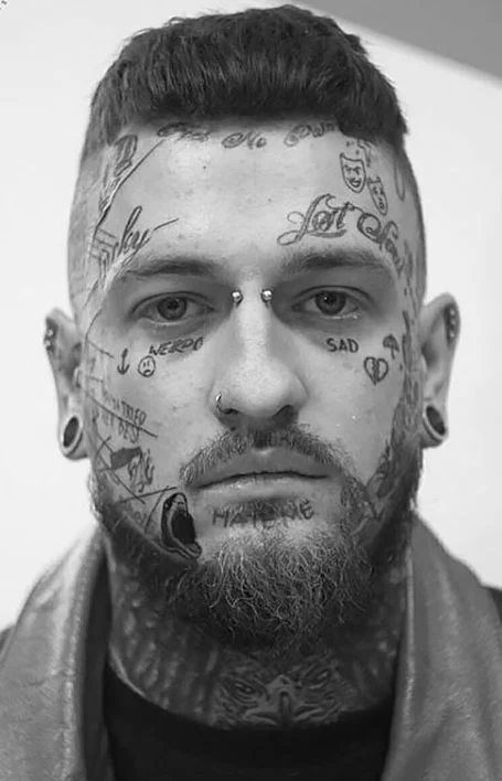 Tatuaje de cara de palabra para hombres