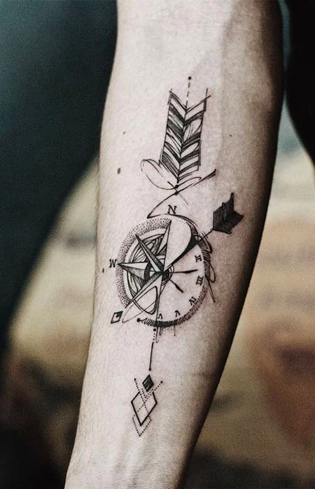 Tatuaje de reloj de brújula