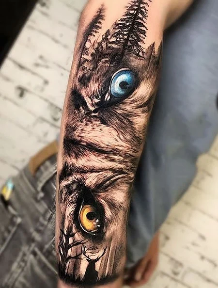Tatuaje de ojos de lobo para hombres