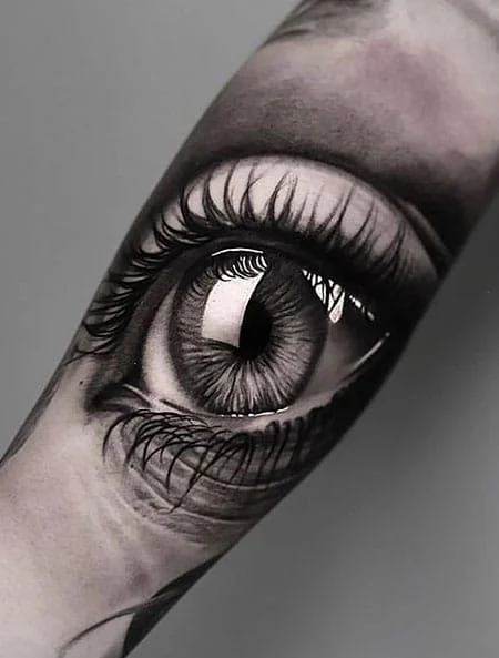 Tatuaje de ojo realista para hombres
