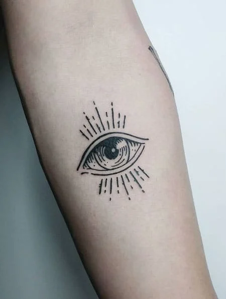 Tatuaje de ojo simple para hombres