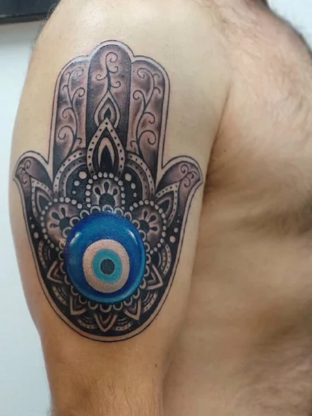 Tatuaje del mal de ojo
