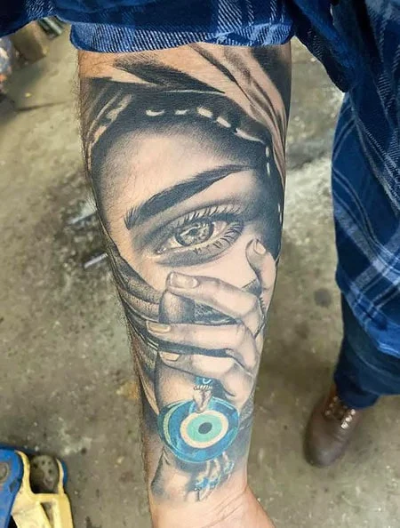 Tatuaje del mal de ojo para hombres