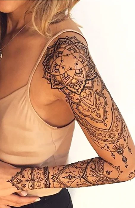 Tatuaje de henna en la manga