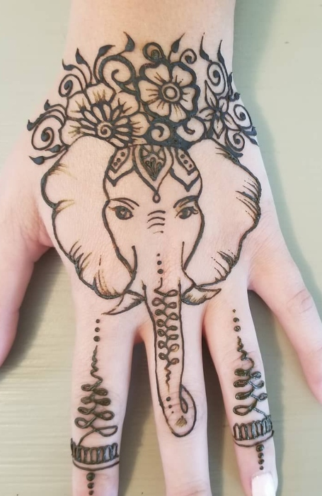 Tatuaje de henna de elefante