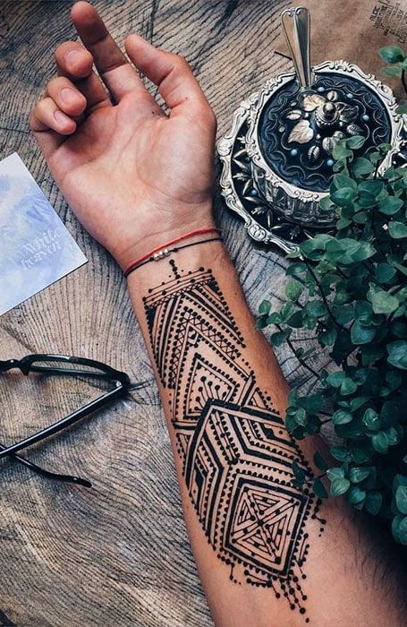 Tatuaje de henna para hombres