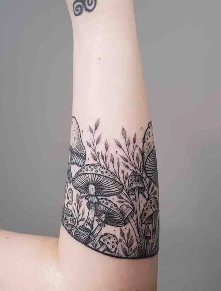 Tatuaje para mujeres de hongos