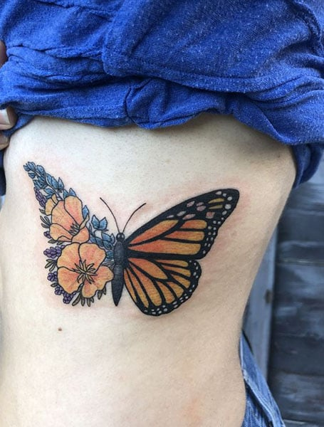 Tatuaje de mariposa monarca