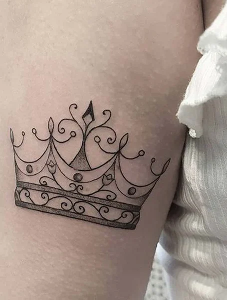 Tatuajes para mujeres de corona