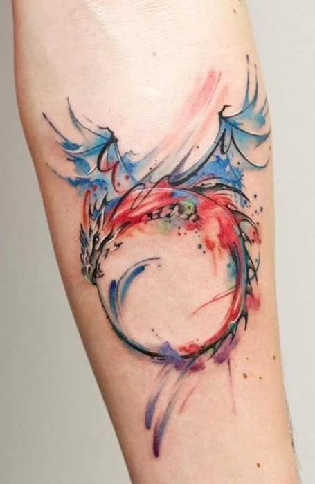 Tatuaje de dragón colorido 