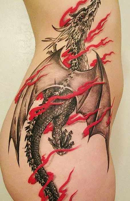 Tatuaje de dragón llameante