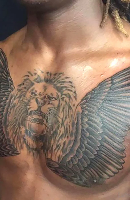 Tatuaje de león alado