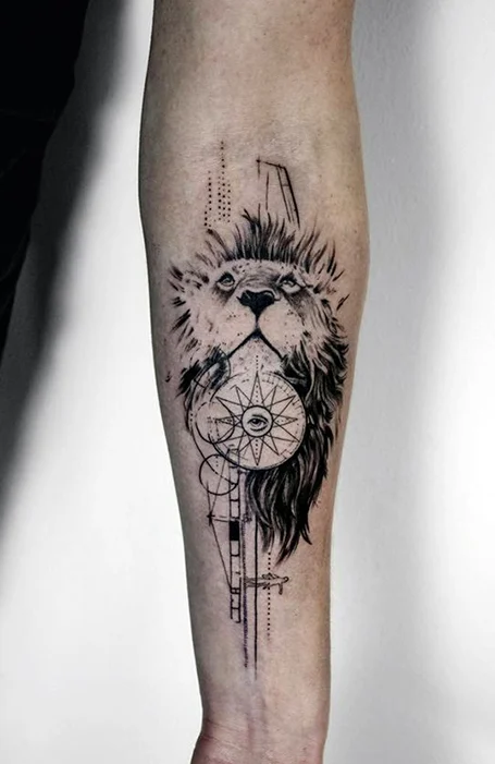 Tatuajes de león en el antebrazo
