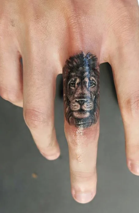 Tatuaje de dedo de león