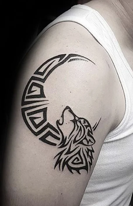 Tatuajes de lobo tribal