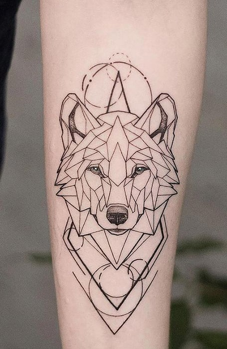 Tatuajes geométricos de lobo 