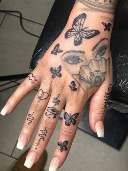 Tatuajes de dedos para mujeres