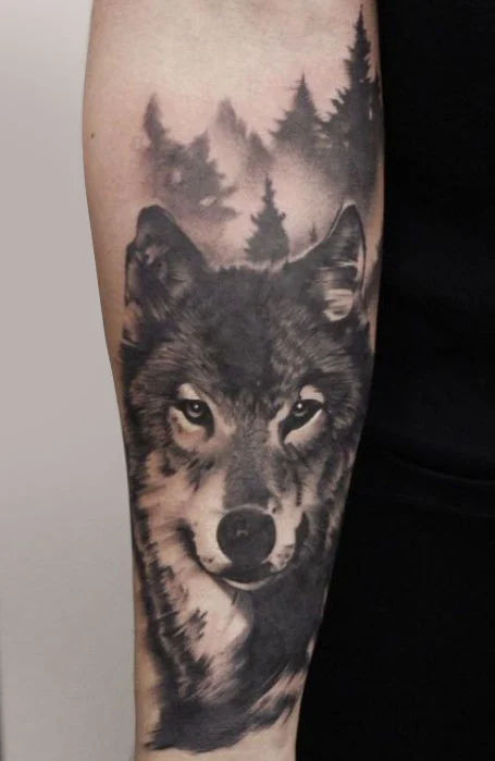 Tatuajes en el antebrazo de lobo
