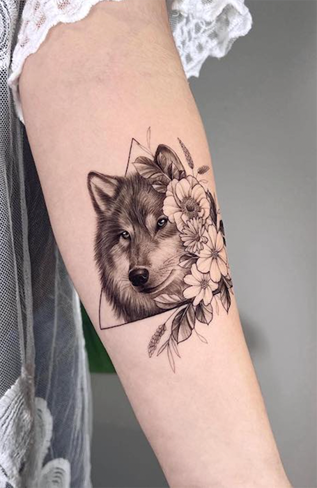Tatuajes de lobo en el antebrazo