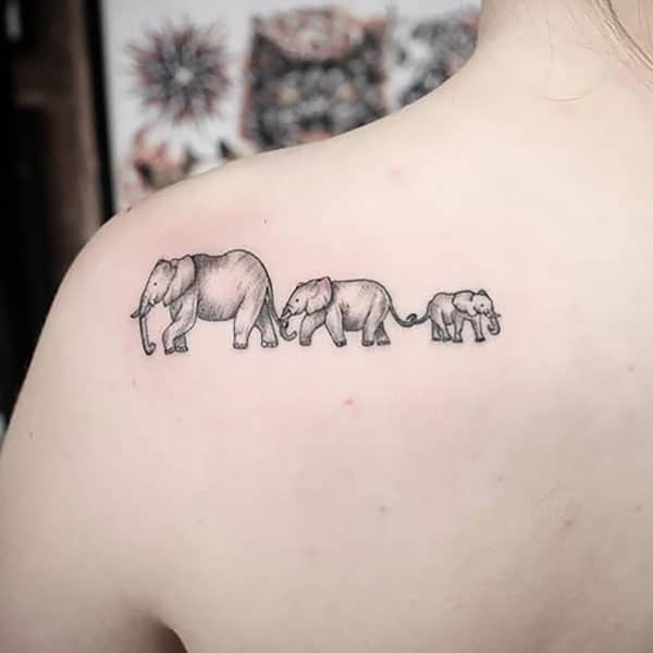 Tatuajes de elefantes en familia