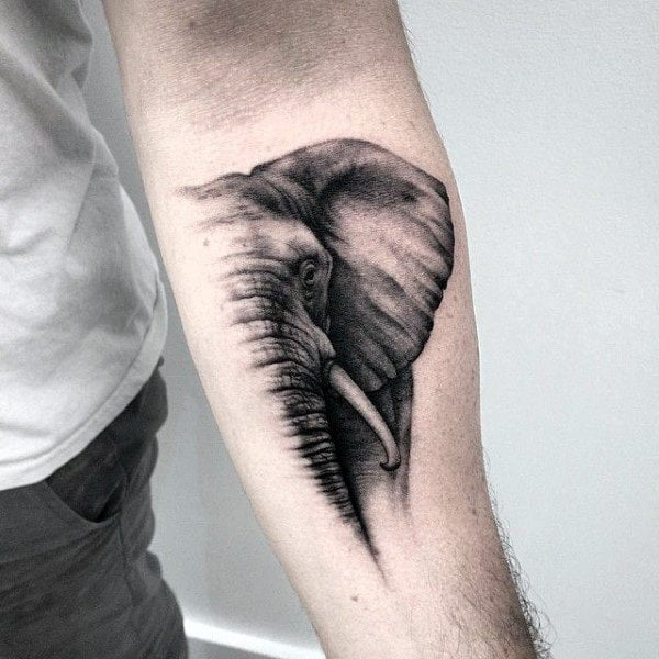 Tatuajes en el brazo de elefante 