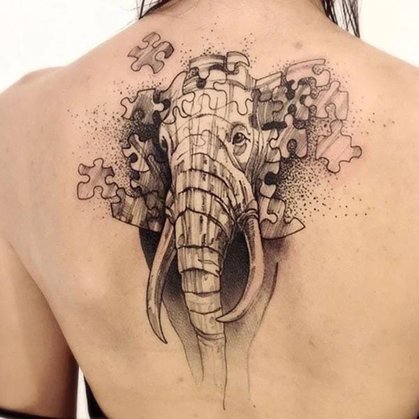 Tatuaje de espalda de elefante