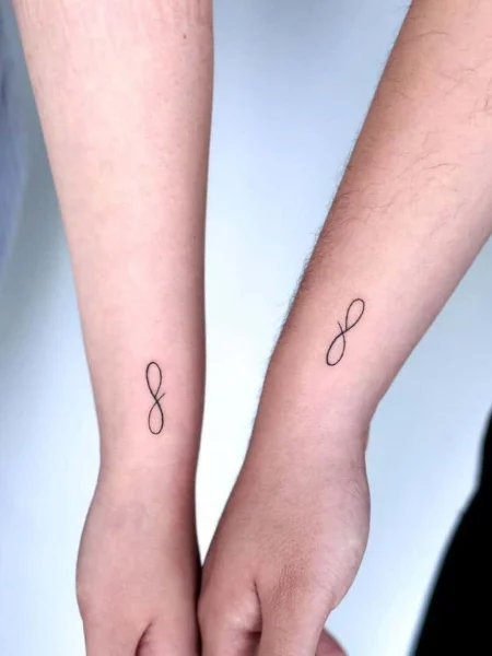 Símbolos pequeños tatuajes significativos