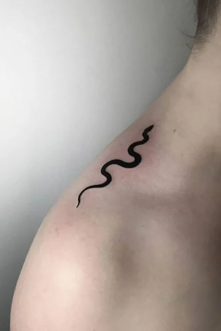 Tatuajes de serpiente simple-1
