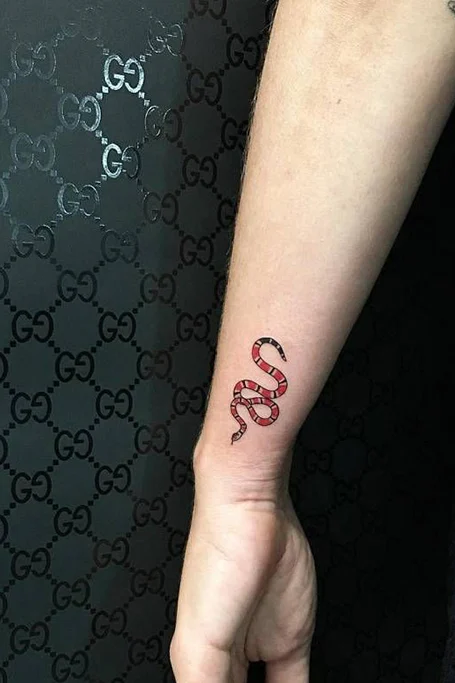 Tatuaje de serpiente de Gucci-1