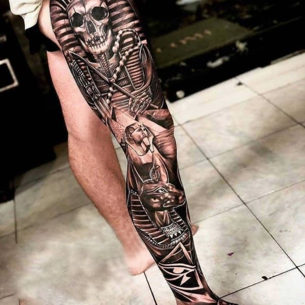 Tatuajes en la manga de la pierna