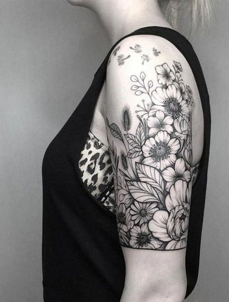 Tatuaje de media manga para mujeres