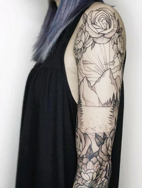 Tatuaje de manga del bosque para mujeres