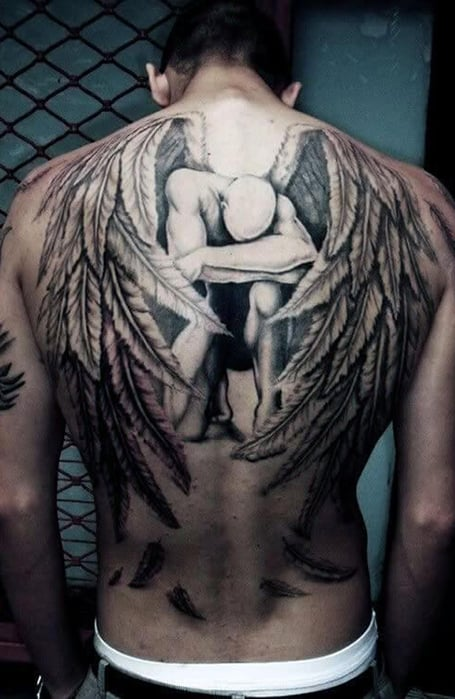 Tatuaje de ángel en la espalda