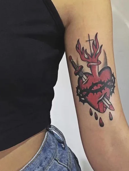 Tatuaje de corazón sangrante