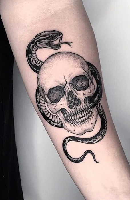 Tatuajes de calavera y serpiente para hombres