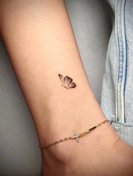 tatuaje en tobillo